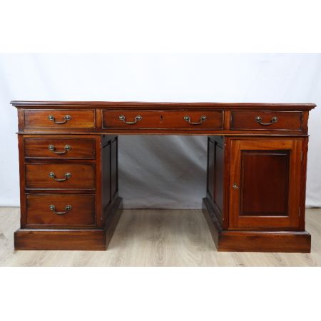 Englischer Mahagoni Schreibtisch/  Pedestal Desk mit 9 Schubladen