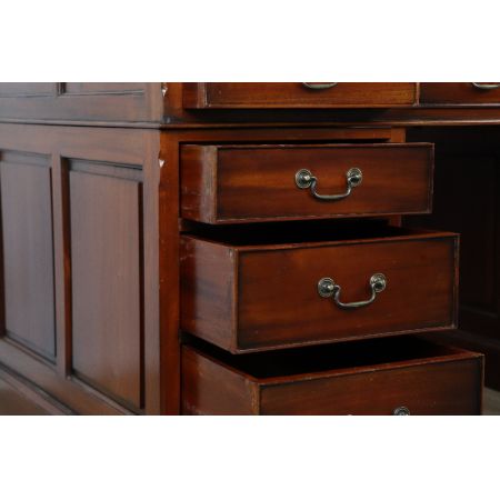 Englischer Mahagoni Schreibtisch/  Pedestal Desk mit 9 Schubladen