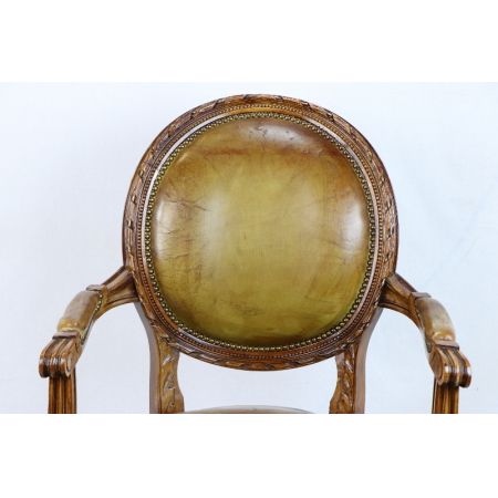 Französischer Armlehnstuhl / Arm Chair  aus Leder, restauriert