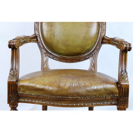 Französischer Armlehnstuhl / Arm Chair  aus Leder, restauriert