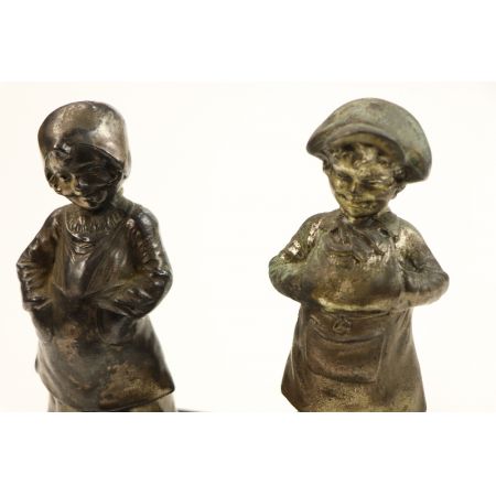 Antikes Paar Metall Skulpturen auf schwarzem Marmor