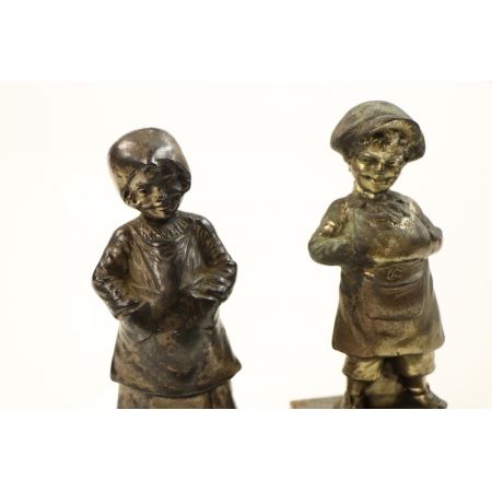 Antikes Paar Metall Skulpturen auf schwarzem Marmor