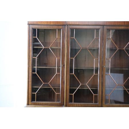 Eleganter Regency Breakfront Bookcase/ Vitrinenschrank