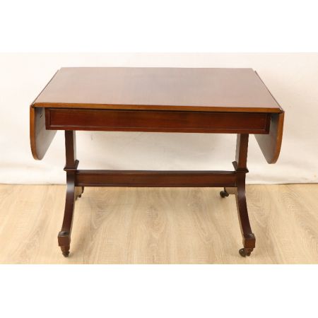 Sofatisch, Kaffeetisch / Coffee Table, Mahgoni, aus England mit Patina