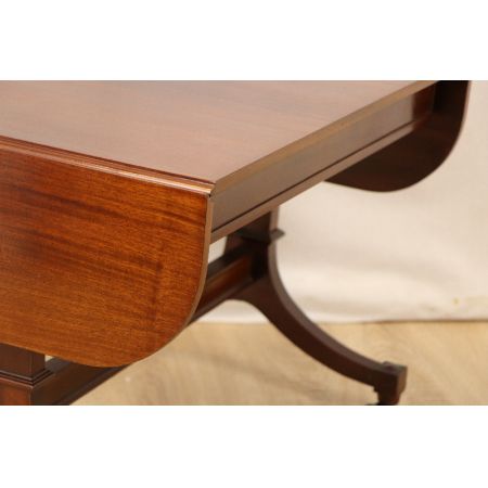 Sofatisch, Kaffeetisch / Coffee Table, Mahgoni, aus England mit Patina