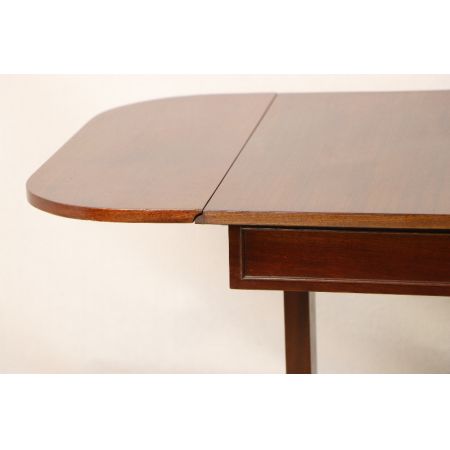 Sofatisch, Kaffeetisch / Coffee Table, Mahgoni, aus England mit Patina