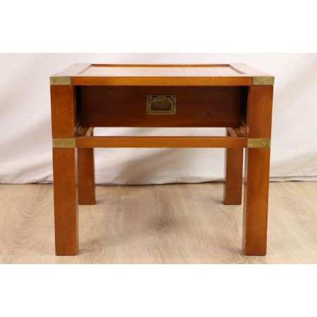 Schöner maritimer Sofatisch mit Schublade, quadratisch 