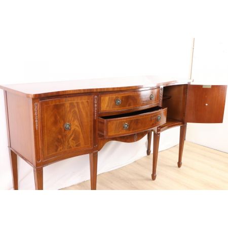 Antikes Sideboard mit besonderer Patina