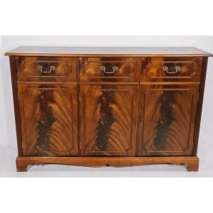 Klassisches englisches Sideboard mit Bracket Feet, in Mahagoni