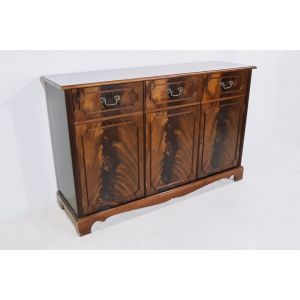 Klassisches englisches Sideboard mit Bracket Feet, in Mahagoni