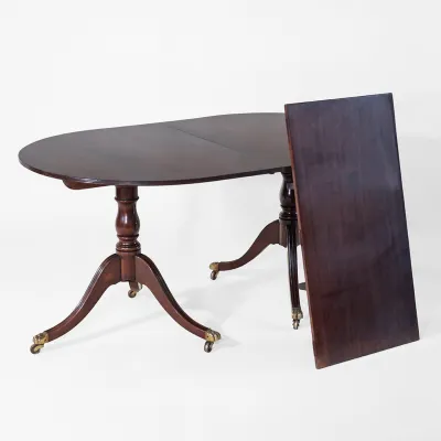 Regency Esstisch aus Mahagoni – Ausziehbarer englischer Säulentisch von ca. 1910 für bis zu 10 Personen