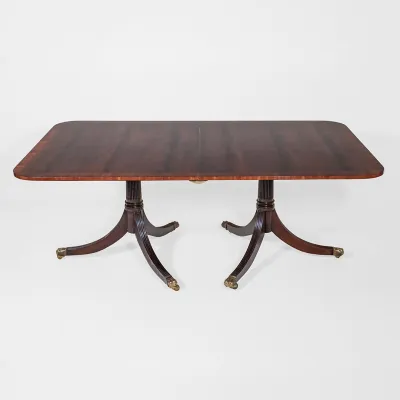Antiker Regency Esstisch aus Flame Mahagoni – 3 Pillar Table ausziehbar bis 368 cm