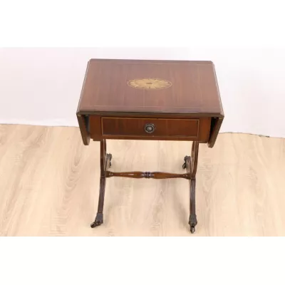 Kleiner Pembroke Table mit Intarsien