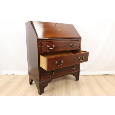 Antiker englischer Sekretär mit maritimer Verzierung