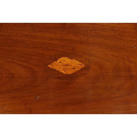 Antiker englischer Sekretär mit maritimer Verzierung