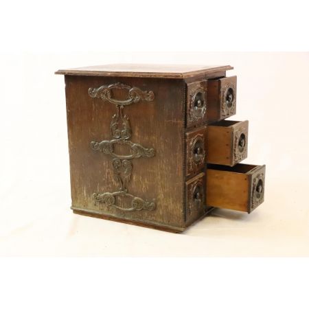 Kleiner antiker Schrank mit 6 Schubladen