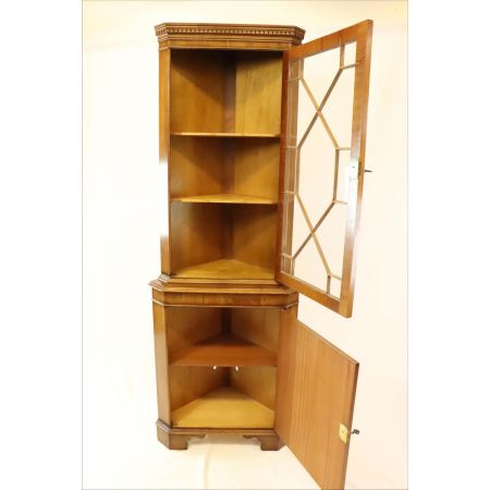 Antiker Eckschrank mit Verglasung im Regency Stil