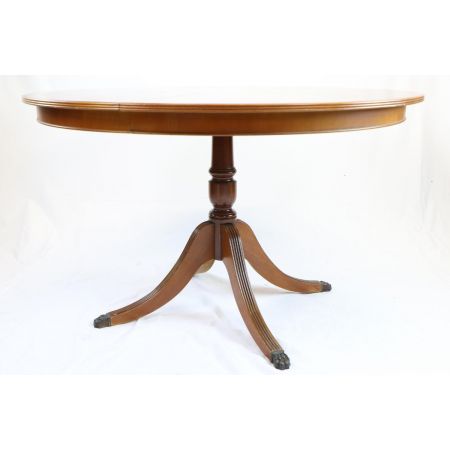 Antiker runder Esstisch auf einer Säule