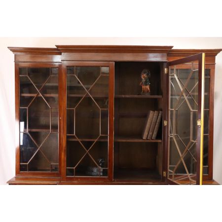 Massivholz Breakfront Bücherschrank mit Verglasung im Regency Stil der Zeit George des III.