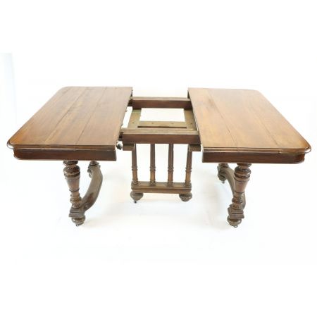 Massivholz Esstisch / Dining Table mit schönen Schnitzarbeiten