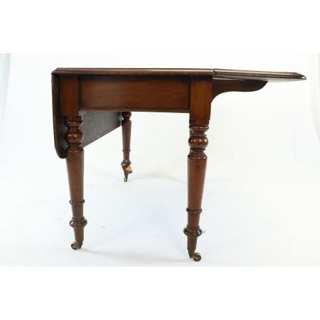 Pembroke Table / usklappbarer Esstisch