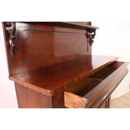 Antikes Chiffonnier/ Sideboard mit aufwendigen Schnitzereien