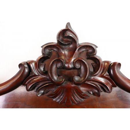 Antikes Chiffonnier/ Sideboard mit aufwendigen Schnitzereien