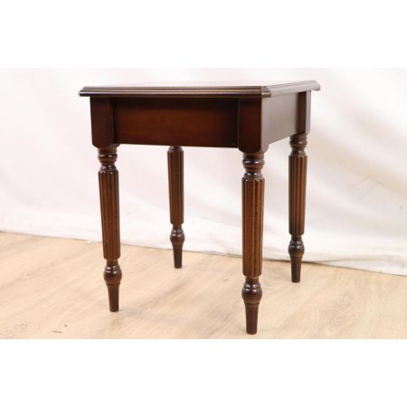Schöner Beistelltisch / Occasional Table mit Intarsien