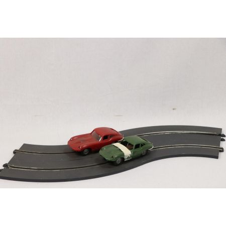 Vintage Spielzeugautos mit Bahn, französisch