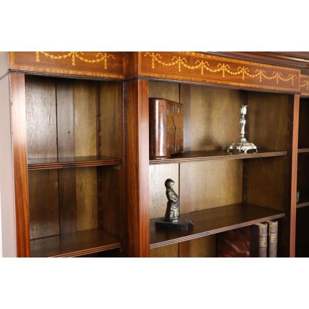 Breakfront Open Bookcase - dreiteiliges Bücherregal mit Breakfront