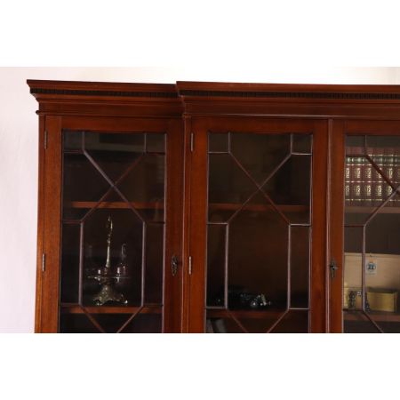 Schöner Breakfront Bücherschrank Antik Stil, Breakfront Bookcase mit Schreibfläche