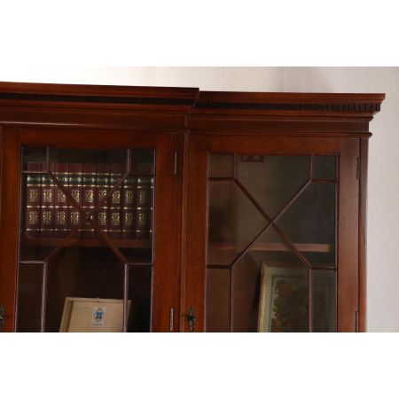 Schöner Breakfront Bücherschrank Antik Stil, Breakfront Bookcase mit Schreibfläche