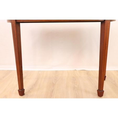 Schöner Beistelltisch / Side Table mit Intarsien