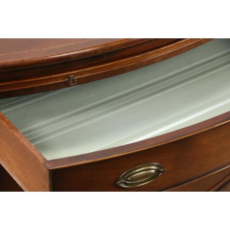 Praktische Kommode mit ausziehbarer Ablagefläche