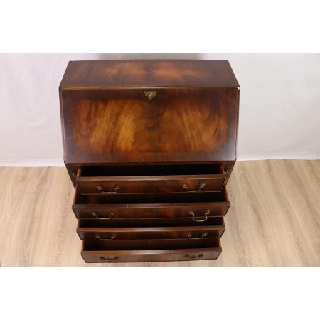 Schöner Sekretär mit toller Holzmaserung