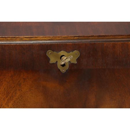 Schöner Sekretär mit toller Holzmaserung