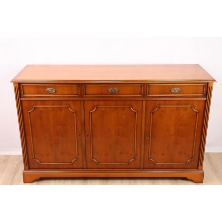 Sideboard, Side Cabinet aus Eibe mit drei Türen & Schubladen, Anrichte, Buffet aus England