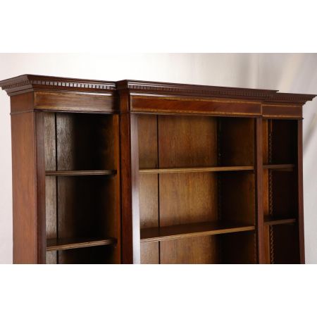 Schönes Breakfront Bücherregal / Breakfront Open Bookcase