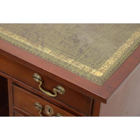 Schreibtisch mit Intarsien und Lederplatte