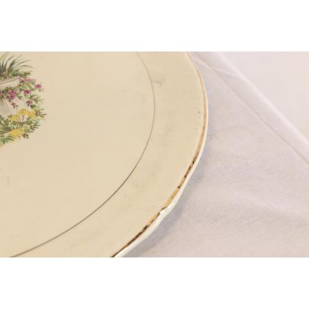 Schöner Vintage Teller aus Keramik mit gemaltem Motiv, französisch