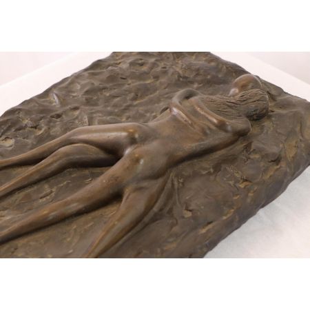 Relief aus Bronze mit Liebespaar Motiv