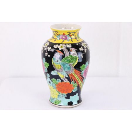 Elegantes japanisches Vasen Set, bemalt, dreiteilig