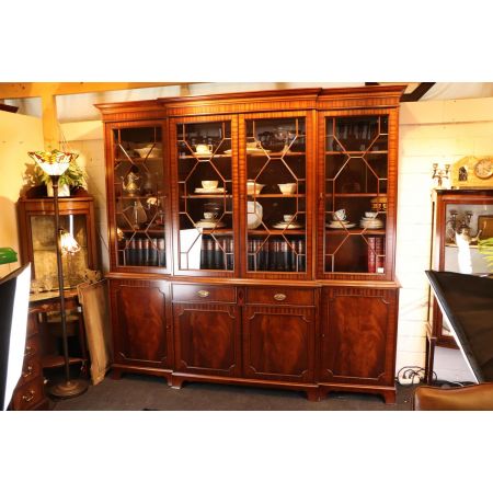 Besonderer Breakfront Bücherschrank mit Regency Stil Verglasung