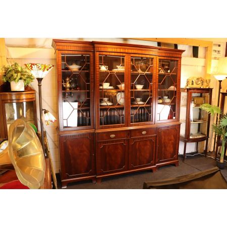 Besonderer Breakfront Bücherschrank mit Regency Stil Verglasung