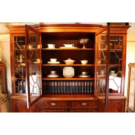 Besonderer Breakfront Bücherschrank mit Regency Stil Verglasung