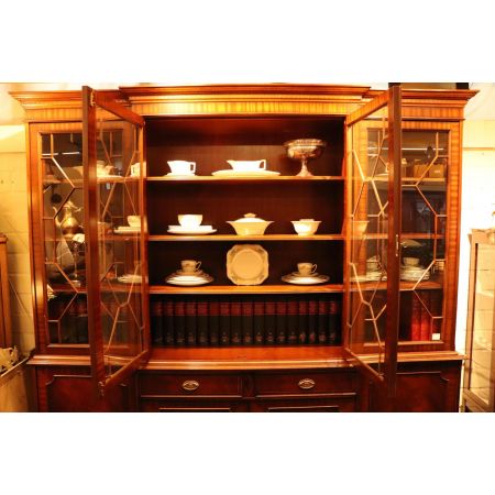 Besonderer Breakfront Bücherschrank mit Regency Stil Verglasung