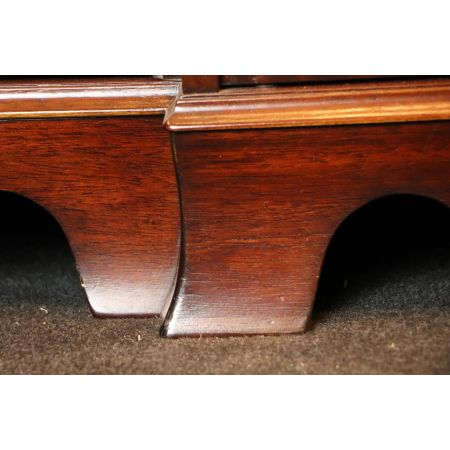 Besonderer Breakfront Bücherschrank mit Regency Stil Verglasung