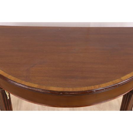 Hübscher Demi Lune Konsolentisch mit Schnitzereien