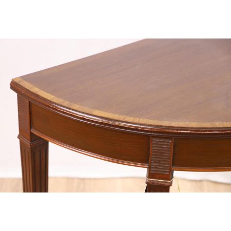 Hübscher Demi Lune Konsolentisch mit Schnitzereien