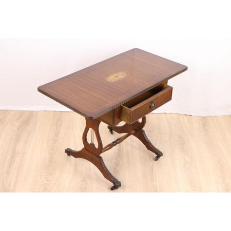 Kleiner Pembroke Table mit Intarsien
